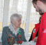 Брянская команда «Молодежка ОНФ» навестила ветерана Екатерину Демину - Газета Восход