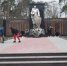 У мемориала 300 воинам в Сураже навели порядок студенты и преподаватели Суражского педколледжа - Газета Восход