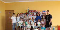 Юные активисты «Движения Первых» детского сада «Аистёнок» изготовили ромашки-символ Дня любви, семьи и верности - Газета Восход