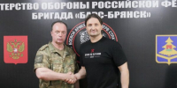 Командир «БАРС-Брянск» Сергей Антошин поздравил Эдгарда Запашного с Днём рождения - Газета Восход